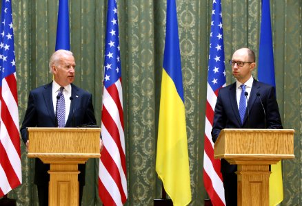 VP Biden and PM Yatsenyuk, Joint Statement, Kyiv, Ukriane, April 22, 2014 (13981553254)