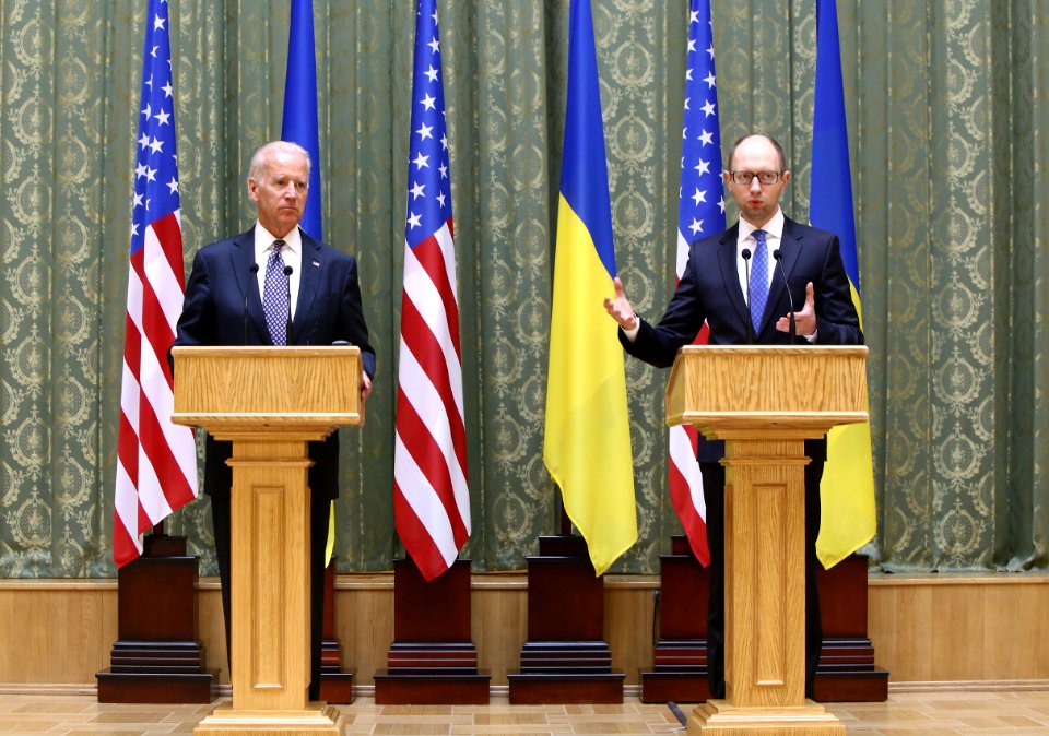 VP Biden and PM Yatsenyuk, Joint Statement, Kyiv, Ukriane, April 22, 2014 (13981549314)