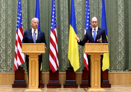 VP Biden and PM Yatsenyuk, Joint Statement, Kyiv, Ukriane, April 22, 2014 (13981549314)