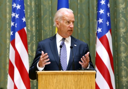 VP Biden and PM Yatsenyuk, Joint Statement, Kyiv, Ukriane, April 22, 2014 (14001116033)