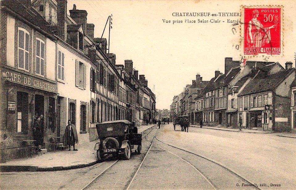 Vue prise Place Saint-Clair - Entrée, Châteauneuf-en-Thymerais, Eure-et-Loir (France) CO Pierrot