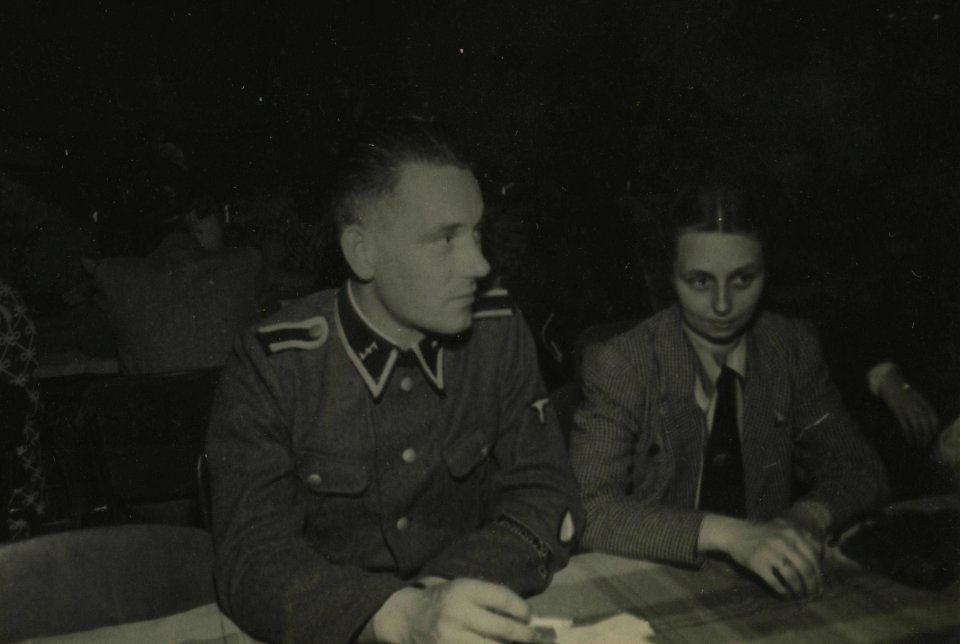 Vrijwilligerslegioen Nederland met verlof - Fotodienst der NSB - NIOD - 212281