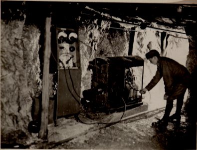 Vrsic Gipfel.Elektroanlage in der Gesteinbohrkaverne. (BildID 15482958)