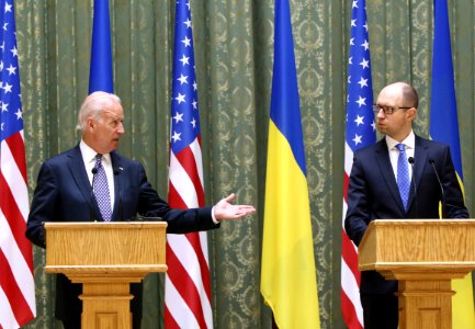 VP Biden and PM Yatsenyuk, Joint Statement, Kyiv, Ukriane, April 22, 2014 (13977934151)