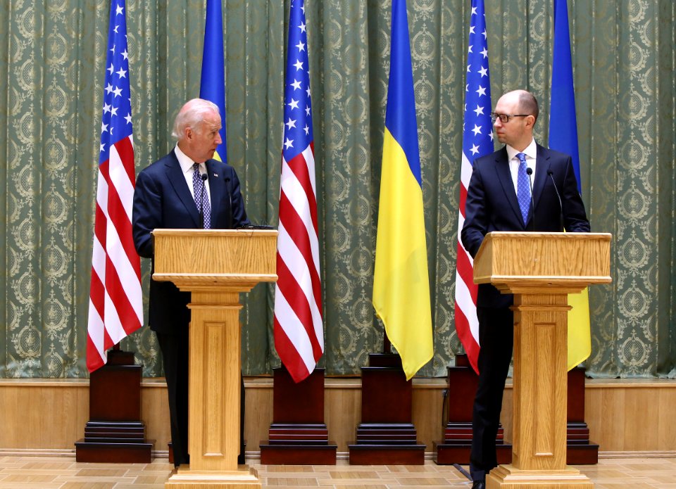 VP Biden and PM Yatsenyuk, Joint Statement, Kyiv, Ukriane, April 22, 2014 (13977923772)