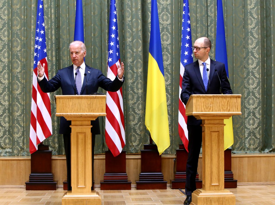 VP Biden and PM Yatsenyuk, Joint Statement, Kyiv, Ukriane, April 22, 2014 (13977938601)