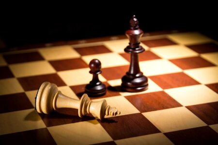 Mat pawn checkerboard