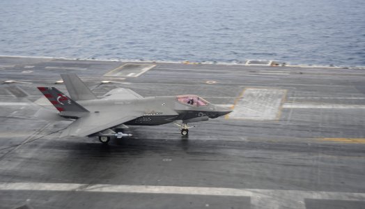 VX-23 F-35C Lightning II landing on USS George Washington (CVN-73) (160820-N-KC543-061)