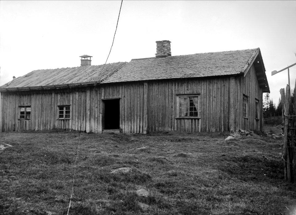 Värmland, Älvdals hd, Nyskoga sn, Viggen. Tysketorp (Tyskila). Rökstuga fr. sydost - Nordiska museet - NMA.0048357