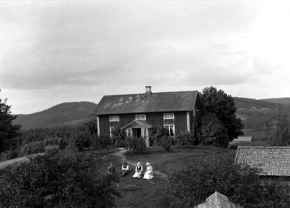 Värmland. Gärshöjden. Nyare bondstuga från början av 1880-talet - Nordiska museet - NMA.0048117 photo