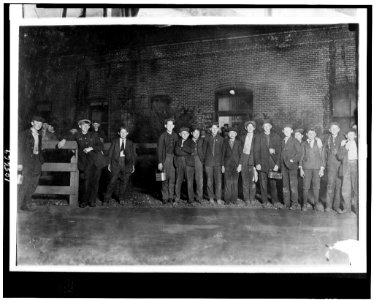 W. B. Corkey Co. Going home 5-30 P.M. Lots of boys here. Girls go out at other entrance. Hammond, Ind. LOC cph.3c05669