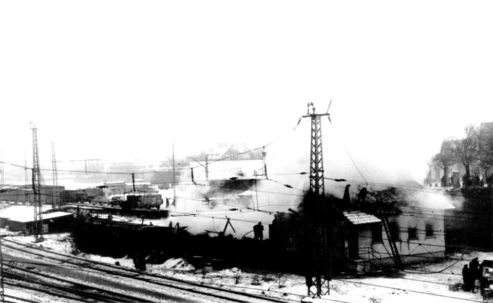 W Kleinfeldt - Güterbahnhof nach dem Bombenangriff 15.1.1945 (EfT090A)