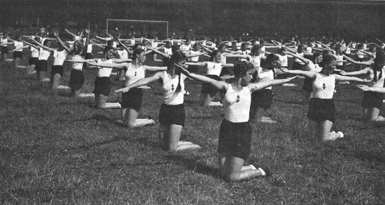 W Kleinfeldt - Gebietssportfest der HJ in Tübingen (Juli 1937)