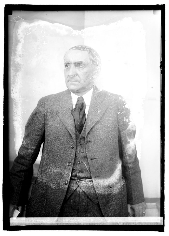 W. Frank James of Mich. LCCN2016845375