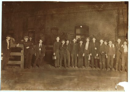 W. B. Corkey Co. Going home 5-30 P.M. Lots of boys here. Girls go out at other entrance. Hammond, Ind. LOC cph.3c05669