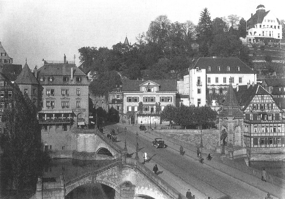 W Paret - Eberhardsbrücke mit Uhlandhaus und Neckarmüllerei 1930er (TSiW100)