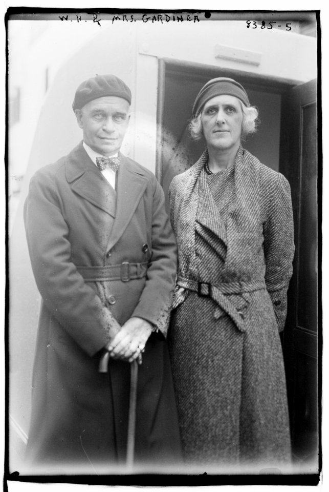 W.H. Gardiner & wife LCCN2014719394