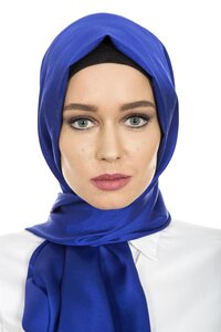 Scarf woman long hair