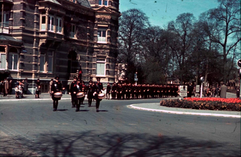 WA parade - Fotodienst der NSB - NIOD - 210955