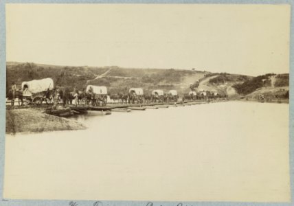 Wagon train crossing pontoon bridge, Rappahannock River, below Fredericksburg, Va LCCN2012649536