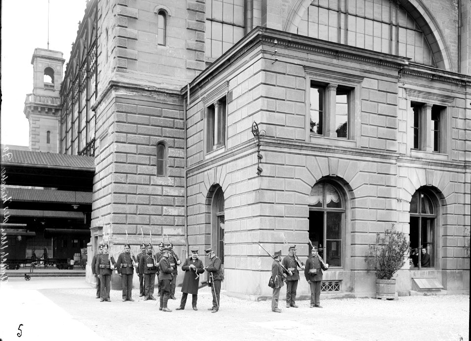 Wachübergabe Zürcher Bahnhof - CH-BAR - 3241691