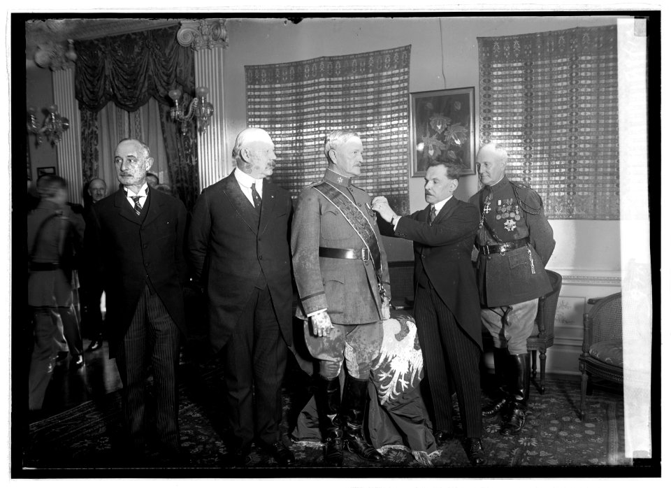 Wainwight, Weeks, Pershing, Wroblewski, Hartford, 11-22-22 LCCN2016846955