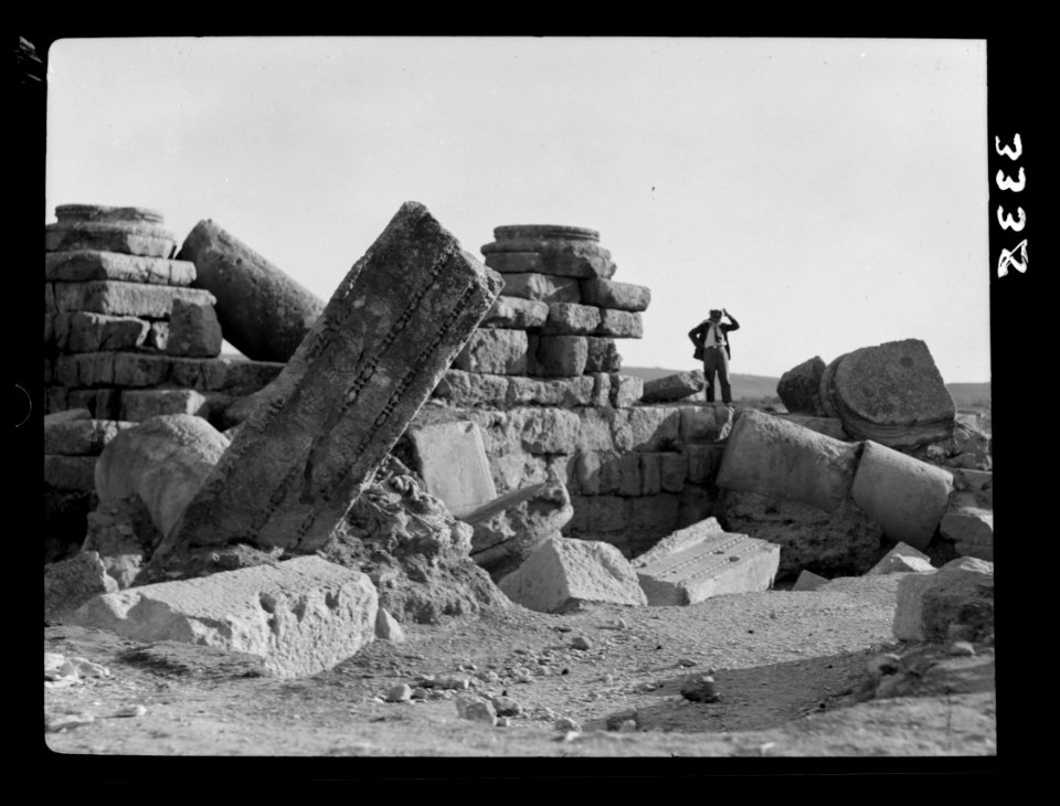 Wady Sha'ib Es-Salt, Amman, etc. Amman, ruins on Acropolis hill LOC matpc.15298