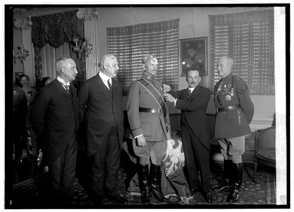Wainwight, Weeks, Pershing, Wroblewski, Hartford, 11-22-22 LCCN2016846954