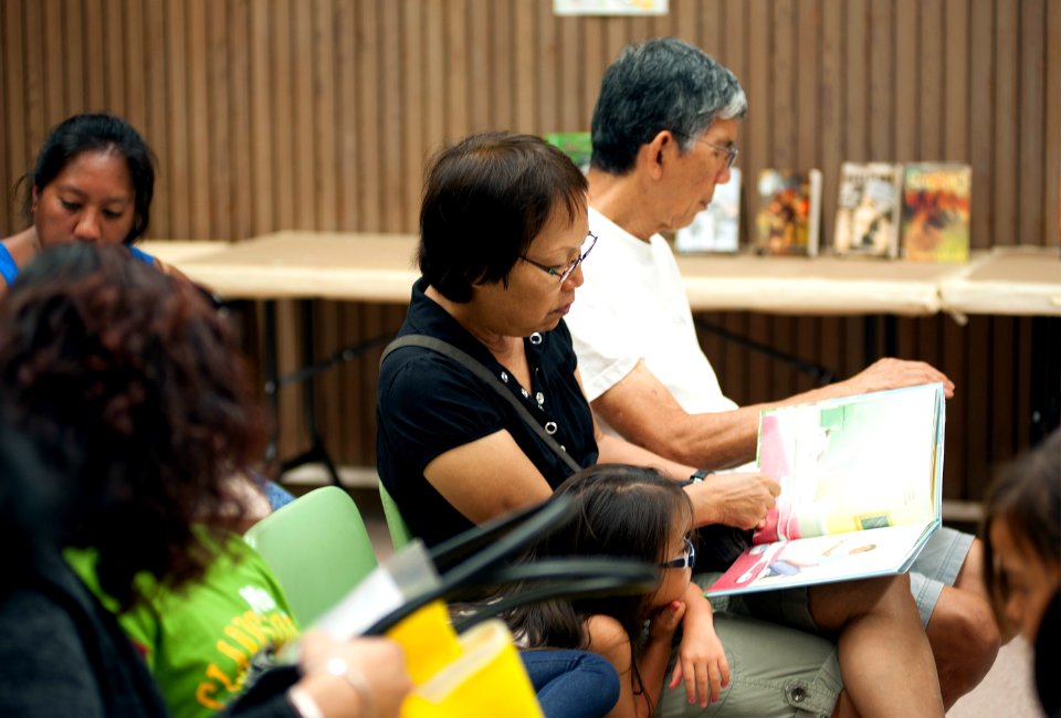 Wahiawa Public Library hosts military working dog demonstration 150618-N-WC566-016