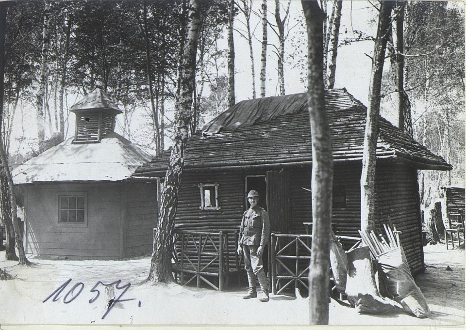 Waldbauten des Schanzzeugdepots bei der XX.ottom.I.D. (BildID 15729192)
