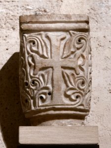 Wall capital Louvre RF2701 photo