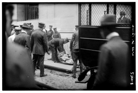 Wall St. bomb LCCN2014711465