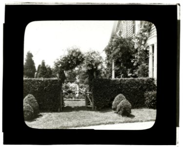 Wallace Reid house, East Hampton, New York. Garden entrance LCCN2008680137