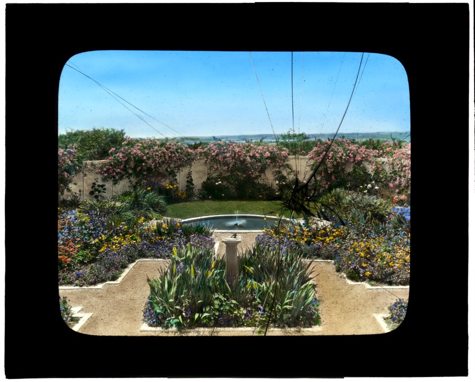 Wallace Reid house, East Hampton, New York. Sundial and ornamental pool LCCN2008675856
