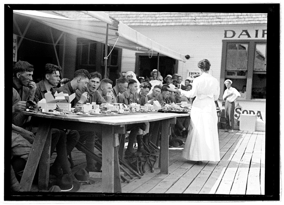 Walter Reed outing, Chesapeake Beach, (Maryland), July 1919 LCCN2016851060