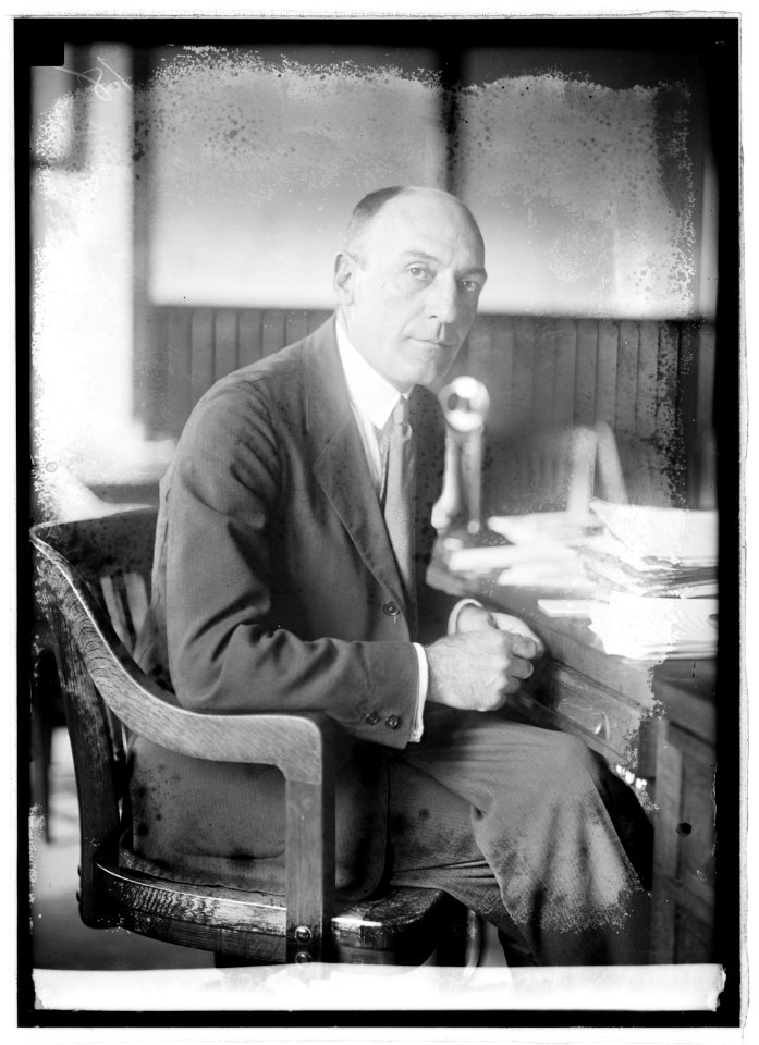 Walter Gilbert Campbell, (9-14-21) LCCN2016845649