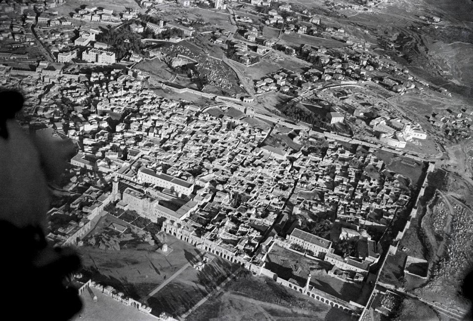 Walter Mittelholzer. Jerusalem. 1934