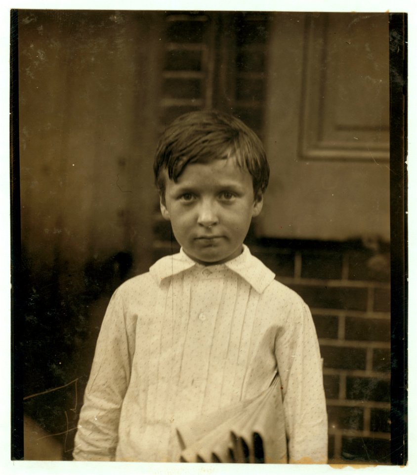 Walter Ray, 400 Walnut St. 8 years of age. Selling papers 1 year. Average earnings 35 cents per week. Selling papers own choice. Don't smoke. Earnings not needed at home. Visits saloons. LOC nclc.03606