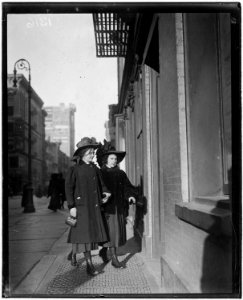 Wanamaker's 8-30 A.M. New York City. - NARA - 523286