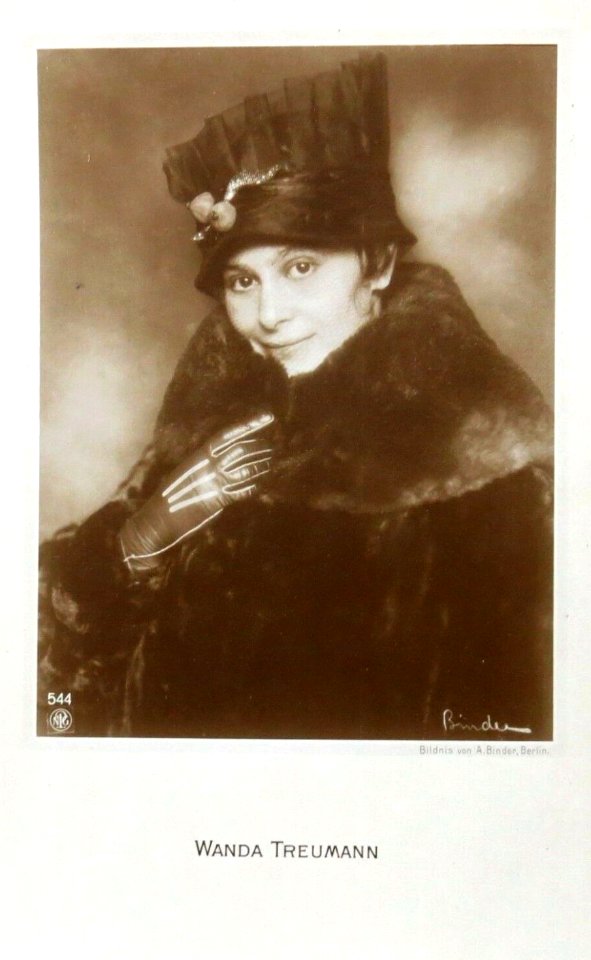 Wanda Treumann by Alexander Binder