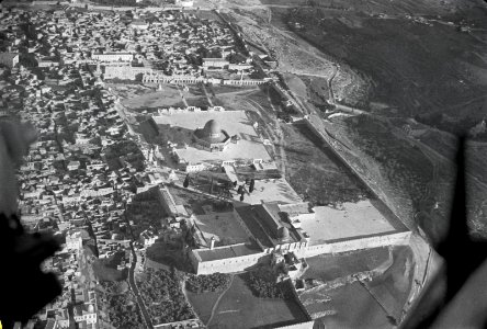 Walter Mittelholzer. Jerusalem. 1934 (z eth 0255988) photo