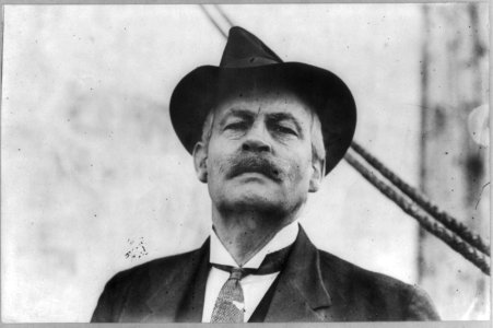 Walter Wellman, 1858-1934, head-and-shoulders portrait, facing left LCCN2005689370