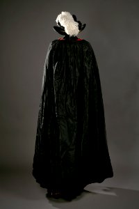 Walther von Hallwyls ordensdräkt som Rechtsritter i Johanniterorden bestående av flera delar - Hallwylska museet - 85848