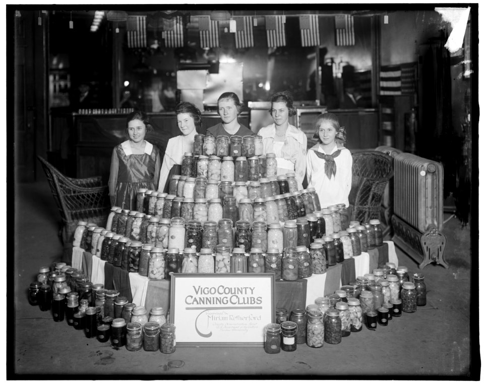 War Garden- Vigo County Canning Clubs LOC hec.14107