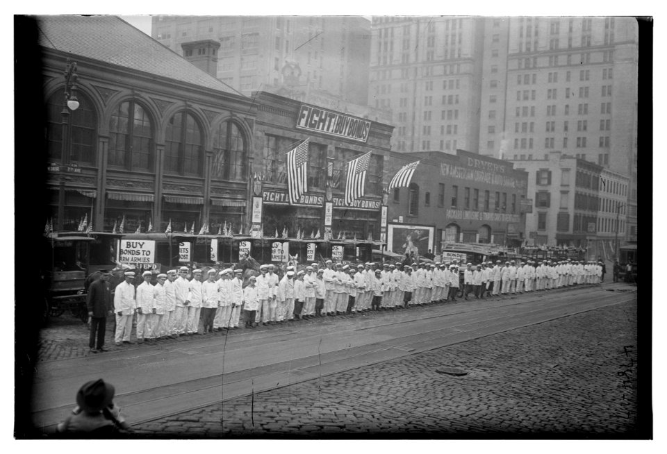 War Bond Parade LCCN2014708177