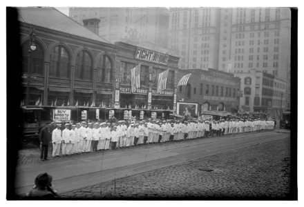 War Bond Parade LCCN2014708177