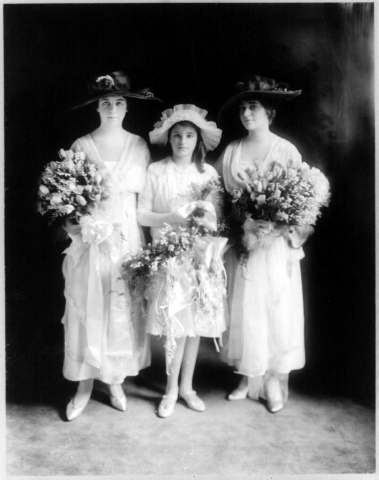 Warburg (wedding) bridesmaids LCCN96503945