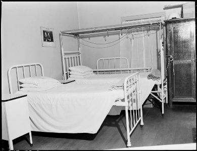 Ward in company owned hospital. Inland Steel Company, Wheelwright ^1 & 2 Mines, Wheelwright, Floyd County, Kentucky. - NARA - 541464