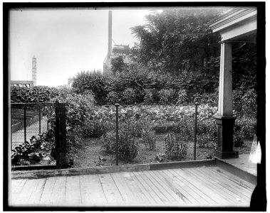 War Garden Commission LOC hec.14063