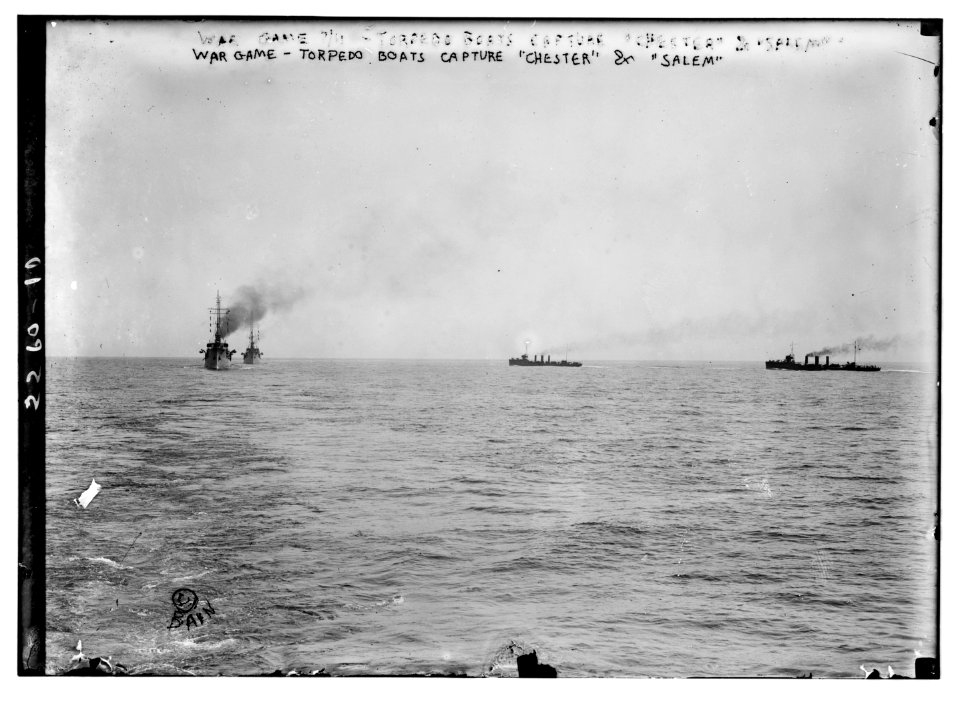 War Game-Torpedo boats capture CHESTER & SALEM LCCN2014689520